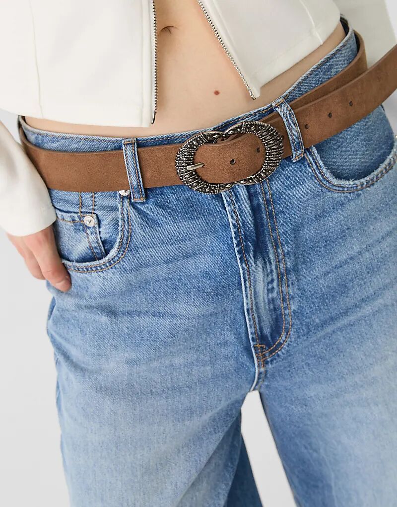 Ремень Stradivarius с двойной пряжкой и тиснением, светло-верблюжий цвет
Ремень Stradivarius с двойной пряжкой и тиснением, светло-верблюжий цвет