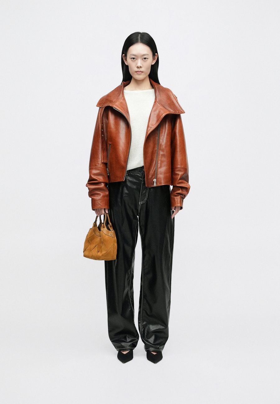 Сумка Gianni Chiarini DUA, Caramel/Cognac
Сумка Gianni Chiarini DUA, Caramel/Cognac