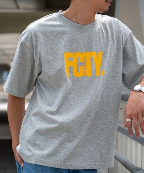 FCTY. Футболка с коротким рукавом, графический принт, FCTY, серый
FCTY. Футболка с коротким рукавом, графический принт, FCTY, серый