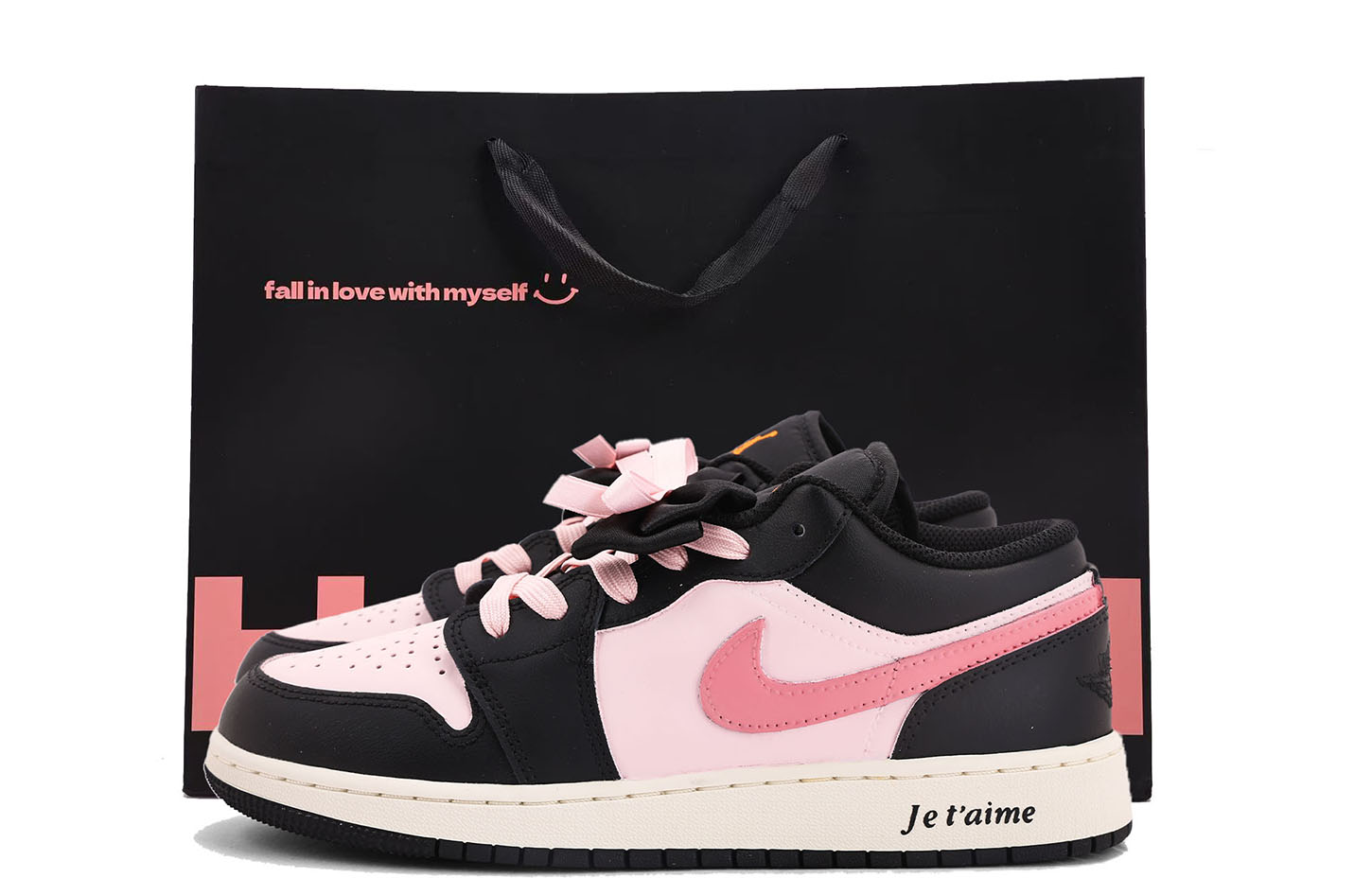 Jordan Женские баскетбольные кроссовки Air 1 с устойчивым к истиранию покрытием низкие винтажные черно-розовые тёмно-розовые, цвет Dark Pink
Jordan Женские баскетбольные кроссовки Air 1 с устойчивым к истиранию покрытием низкие винтажные черно-розовые тёмно-розовые, цвет Dark Pink