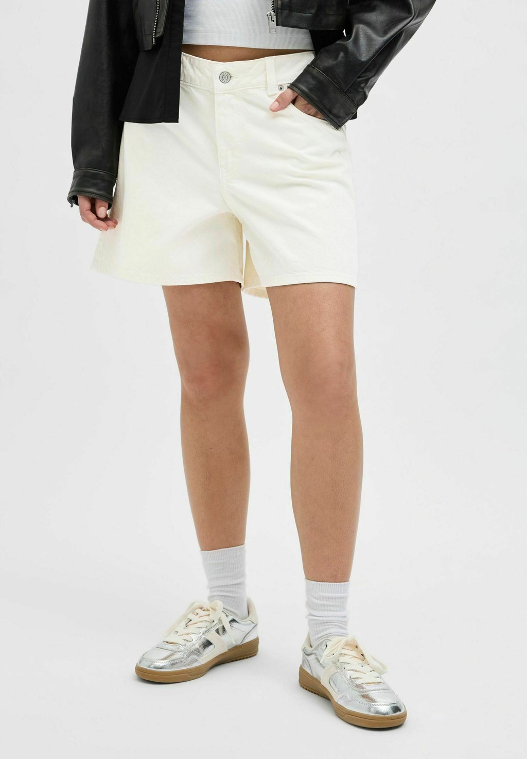 Джинсовые шорты JJXX, цвет White Denim
Джинсовые шорты JJXX, цвет White Denim