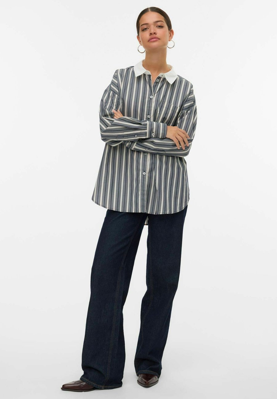 Блуза Vero Moda Button-down blouse, Dark Sapphire/Mottled Dark Blue
Блуза Vero Moda Button-down blouse, Dark Sapphire/Mottled Dark Blue