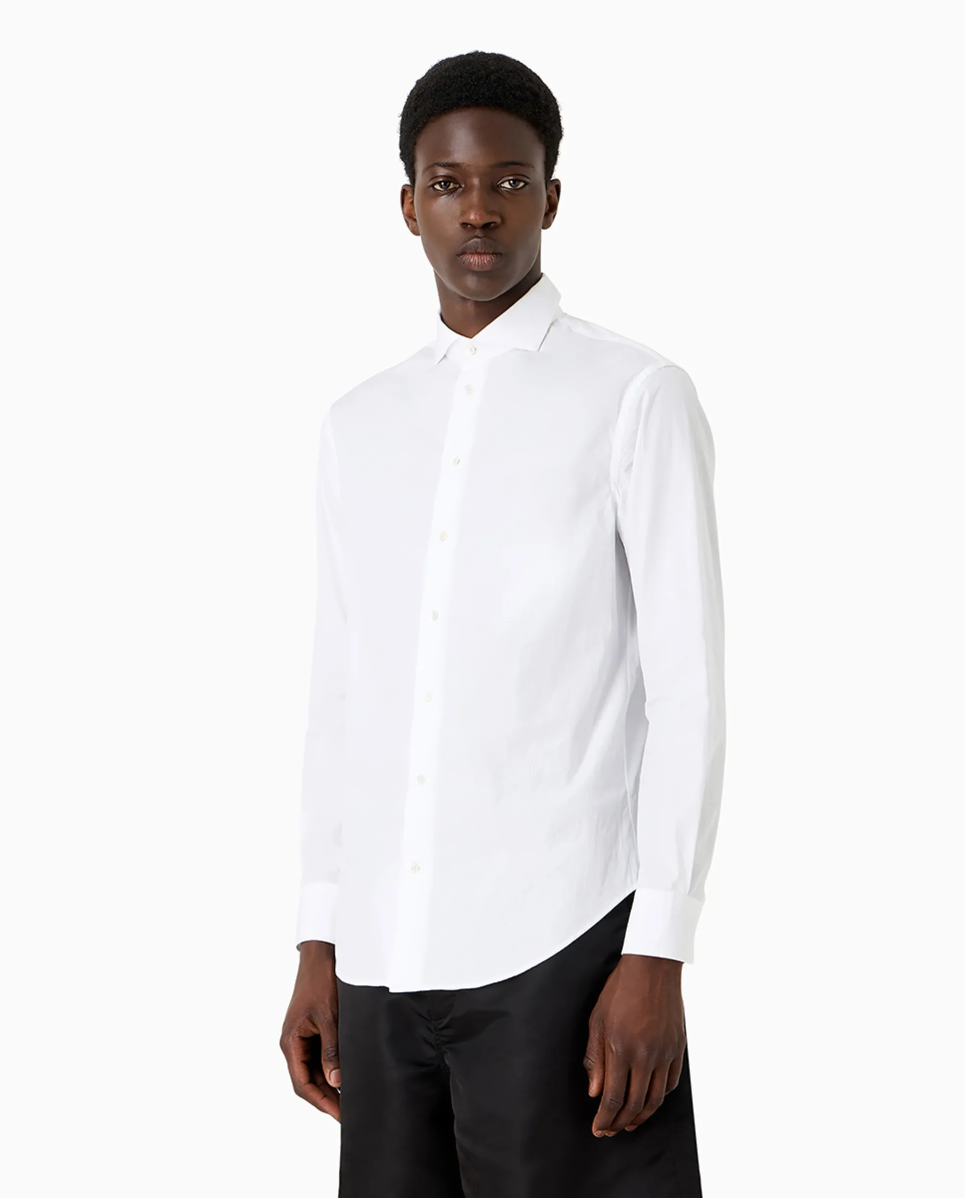 Мужская рубашка из эластичного поплина классического кроя Emporio Armani, белый
Мужская рубашка из эластичного поплина классического кроя Emporio Armani, белый