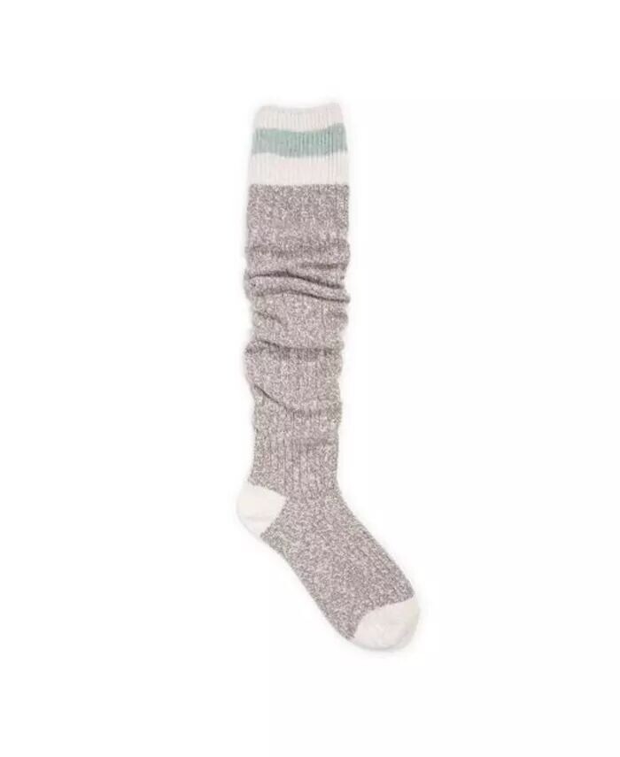 Женские носки в рубчик с напуском MUK LUKS, серый
Женские носки в рубчик с напуском MUK LUKS, серый