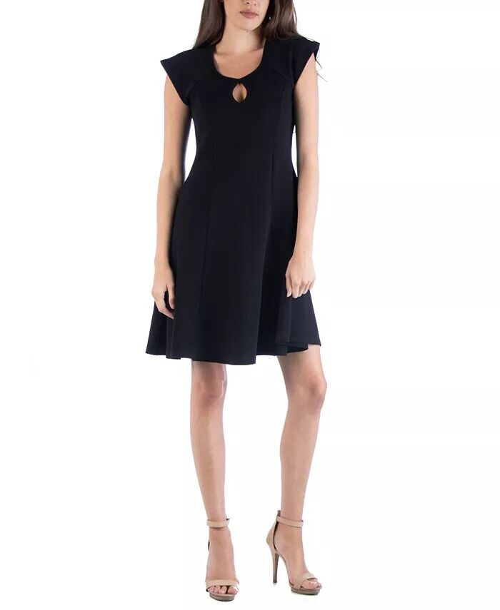 Платье А-силуэта с овальным вырезом и каплевидной деталью 24seven Comfort Apparel, черный
Платье А-силуэта с овальным вырезом и каплевидной деталью 24seven Comfort Apparel, черный