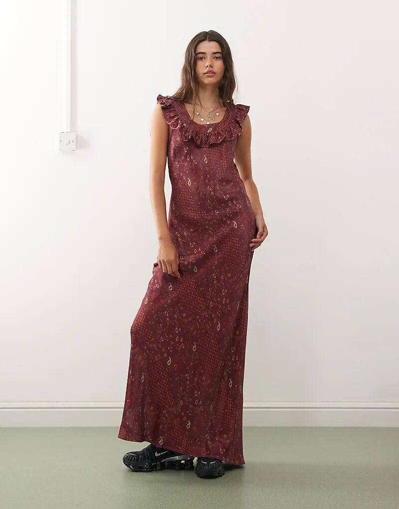 Платье макси Reclaimed Vintage с оборкой на горловине и бордовым цветочным принтом
Платье макси Reclaimed Vintage с оборкой на горловине и бордовым цветочным принтом