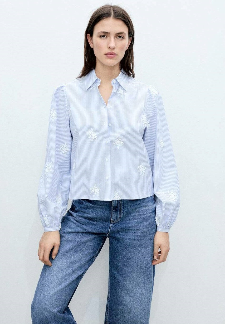 Блузка на пуговицах PALOMA Mango, светло-голубой 
Блузка на пуговицах PALOMA Mango, светло-голубой