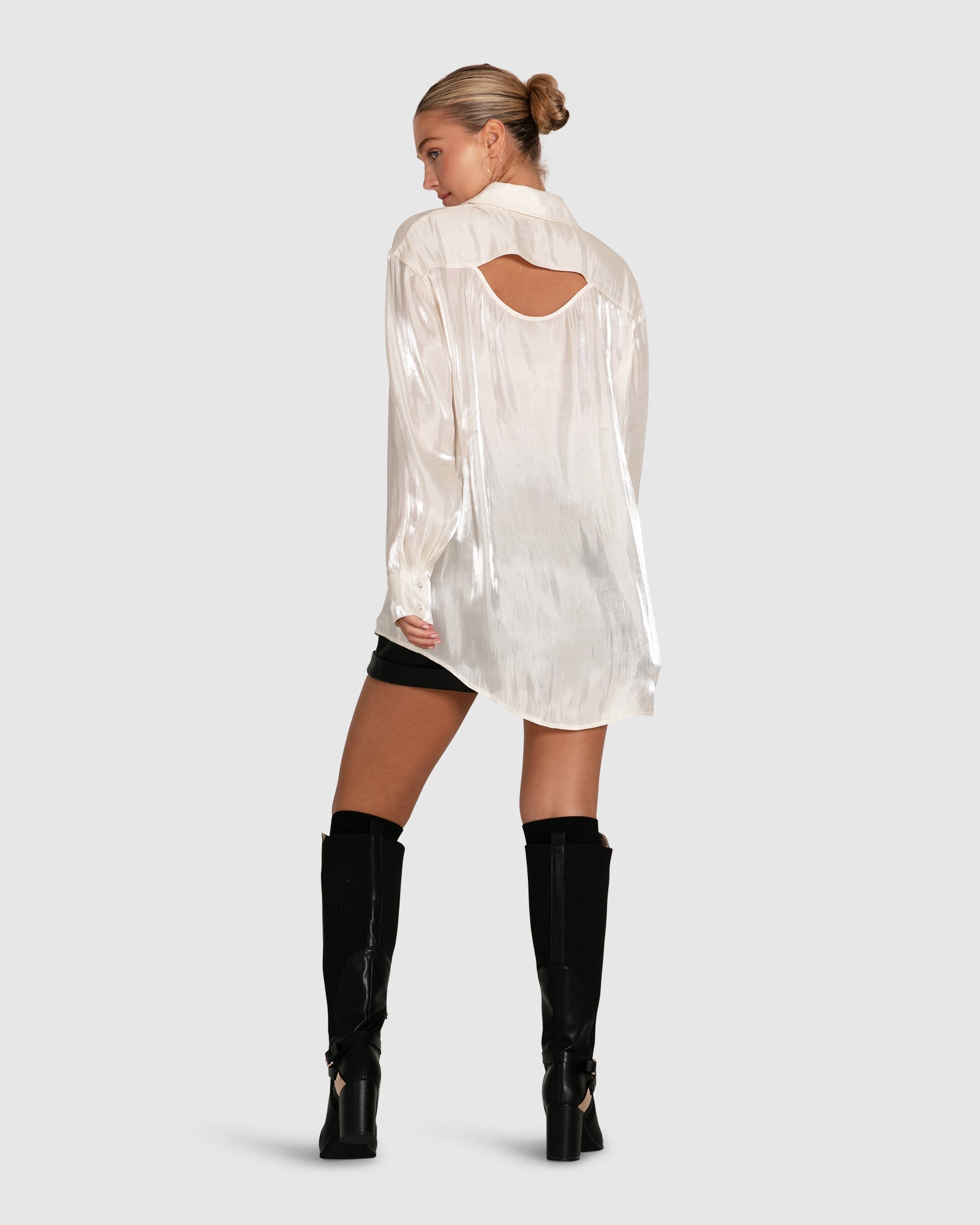 Переливающаяся рубашка Back To You Belle&Bloom, белый
Переливающаяся рубашка Back To You Belle&Bloom, белый