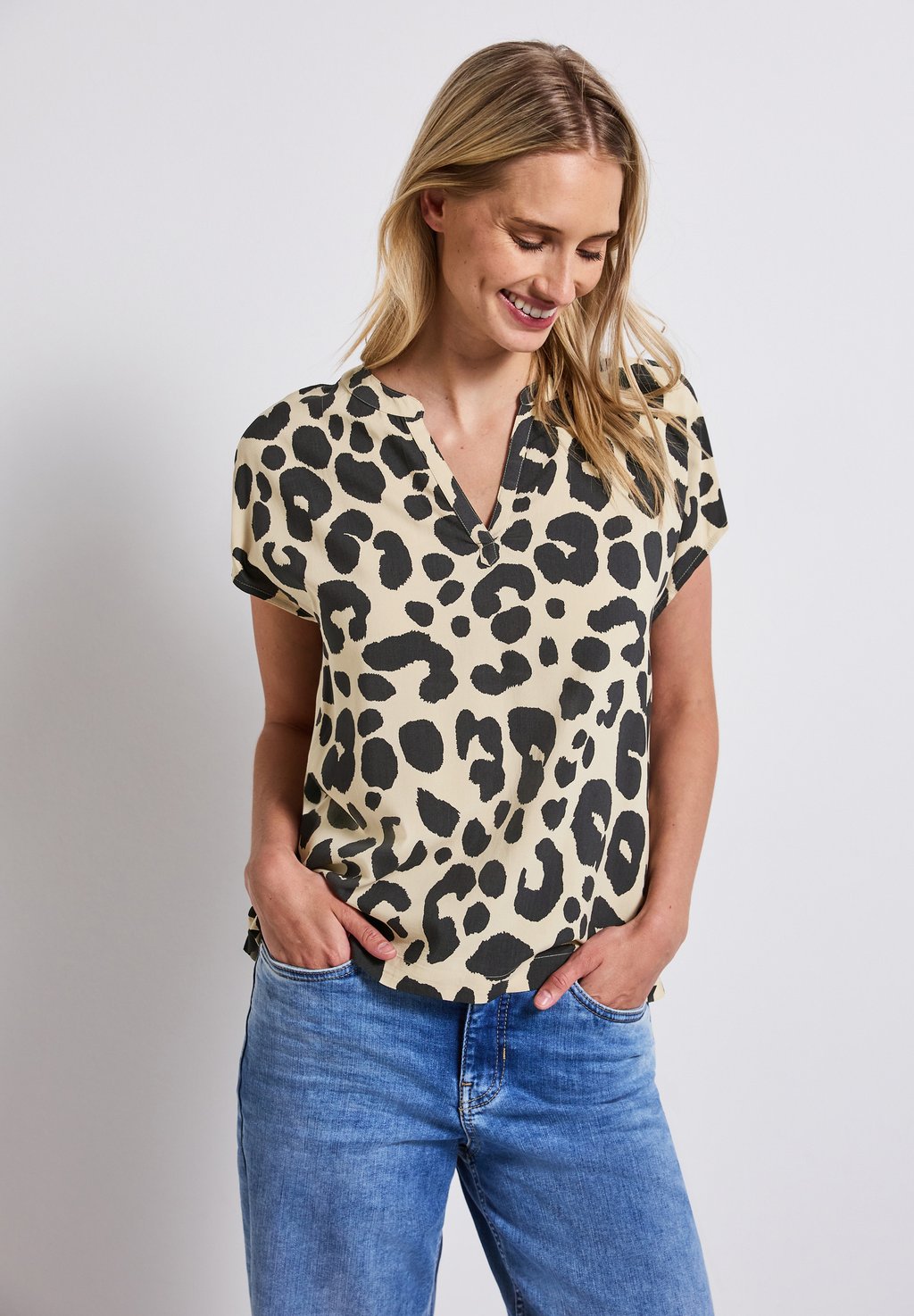 Блуза MIT LEO-MUSTER Street One, бежевый
Блуза MIT LEO-MUSTER Street One, бежевый