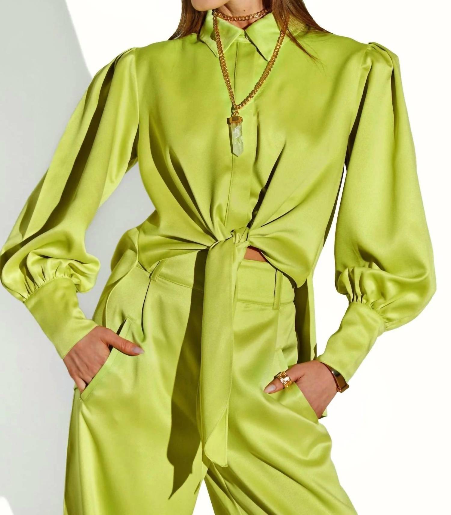 Блузка с длинными рукавами Alessia цвета лайм Cristina Sabatini, цвет lime
Блузка с длинными рукавами Alessia цвета лайм Cristina Sabatini, цвет lime