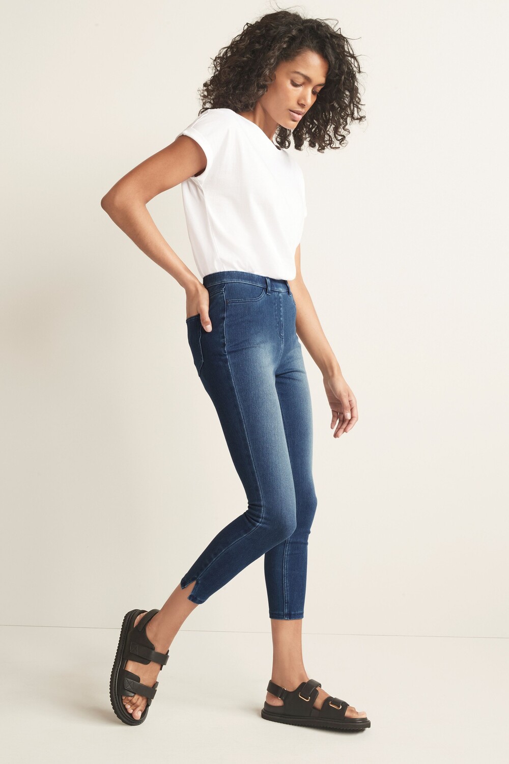 Футболка с круглым вырезом и короткими рукавами Next, белый
Футболка с круглым вырезом и короткими рукавами Next, белый