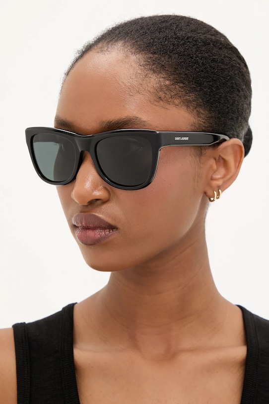 Солнцезащитные очки Saint Laurent, черный
Солнцезащитные очки Saint Laurent, черный