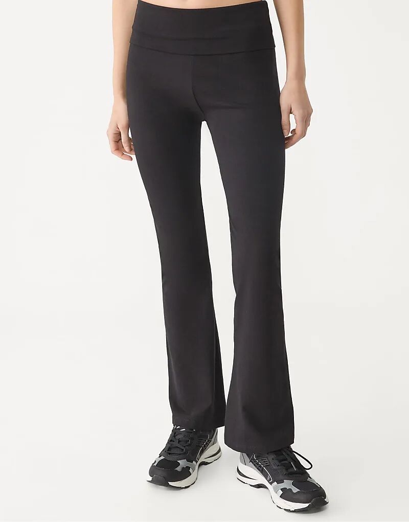 Расклешенные леггинсы Stradivarius черного цвета
Расклешенные леггинсы Stradivarius черного цвета