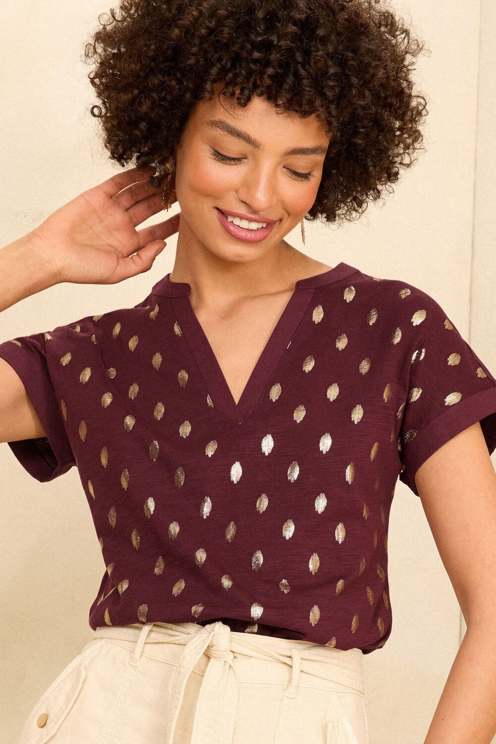 Футболка из джерси с V образным вырезом и тканой отделкой, короткий рукав Love & Roses, красный
Футболка из джерси с V образным вырезом и тканой отделкой, короткий рукав Love & Roses, красный