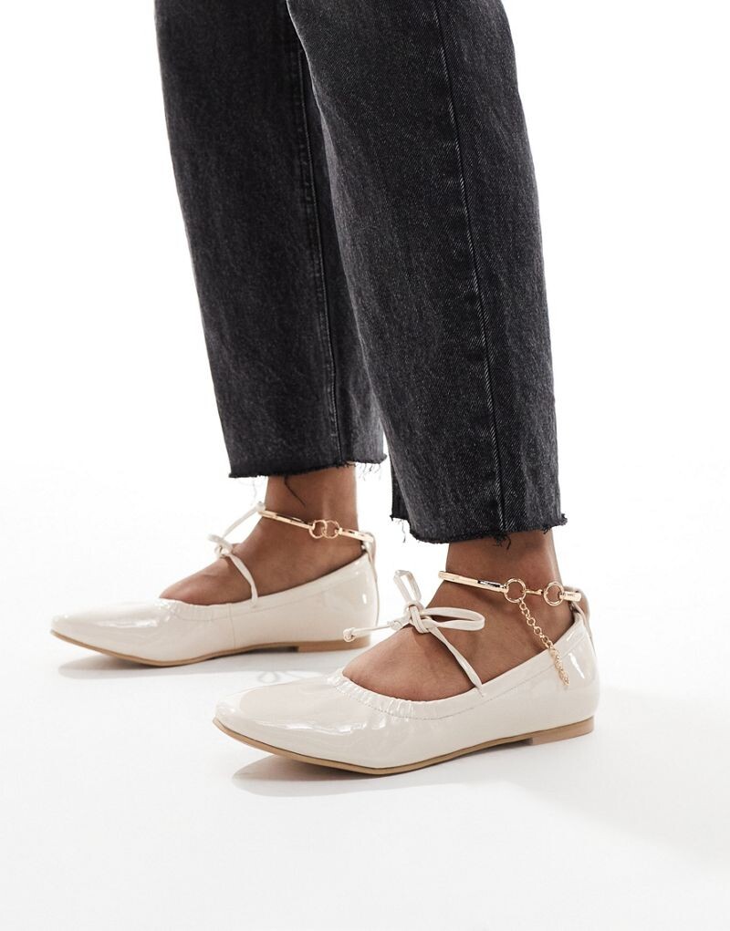 Кремовые балетки SIMMI London Abbie со съемным браслетом, бантом и рюшами SIMMI Shoes
Кремовые балетки SIMMI London Abbie со съемным браслетом, бантом и рюшами SIMMI Shoes