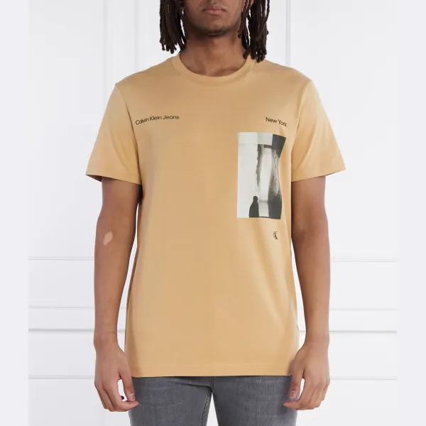 Удобная футболка Calvin Klein, бежевый
Удобная футболка Calvin Klein, бежевый