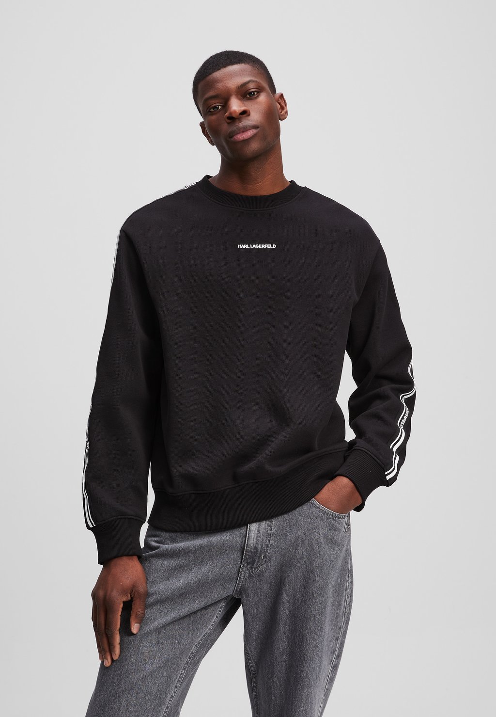 Толстовка KOROSHI CROSS KARL LAGERFELD, черный
Толстовка KOROSHI CROSS KARL LAGERFELD, черный