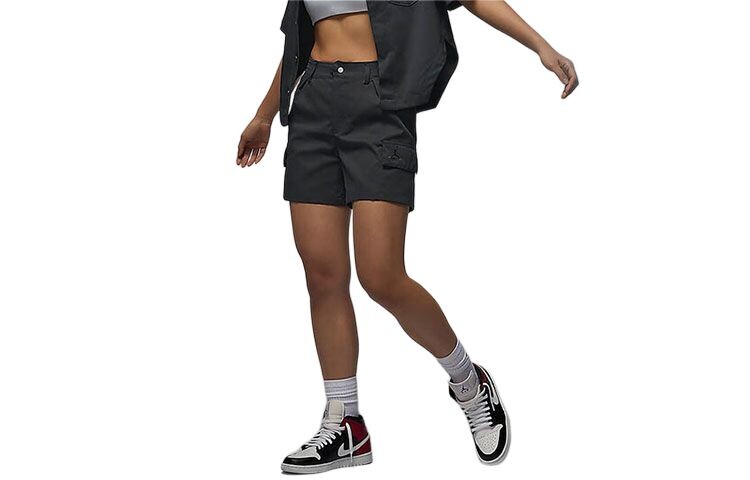 Повседневные шорты женские черные Nike
Повседневные шорты женские черные Nike