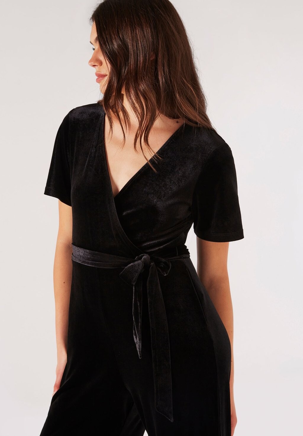 Комбинезон WRAP Apricot, черный
Комбинезон WRAP Apricot, черный