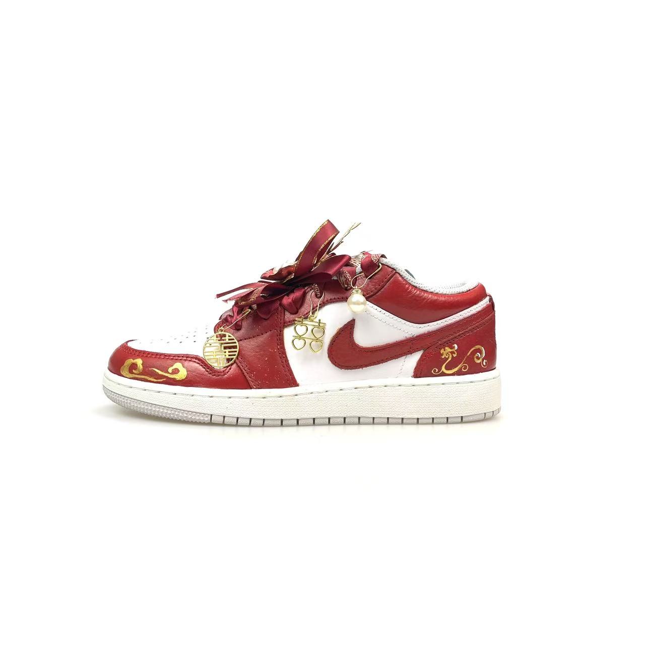 Кроссовки Air 1 Auspicious Dragon из высококачественной коровьей кожи с амортизацией, низкие, винтажные, для баскетбола Jordan, красный
Кроссовки Air 1 Auspicious Dragon из высококачественной коровьей кожи с амортизацией, низкие, винтажные, для баскетбола Jordan, красный