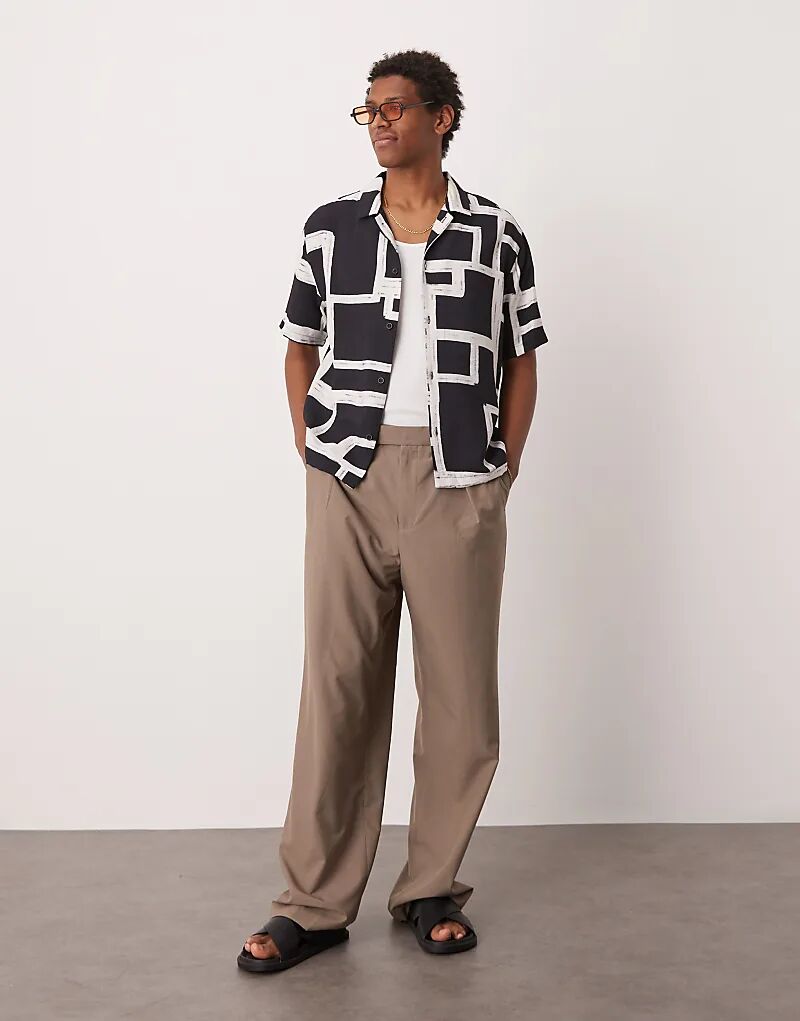 Элегантные брюки широкого кроя ASOS DESIGN бежевого цвета с эластичной талией
Элегантные брюки широкого кроя ASOS DESIGN бежевого цвета с эластичной талией