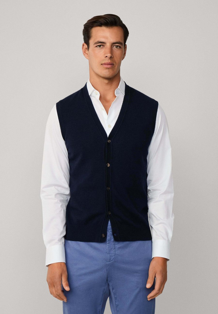 Куртка Hackett London Waistcoat, Midnight Blue/Dark Blue
Куртка Hackett London Waistcoat, Midnight Blue/Dark Blue