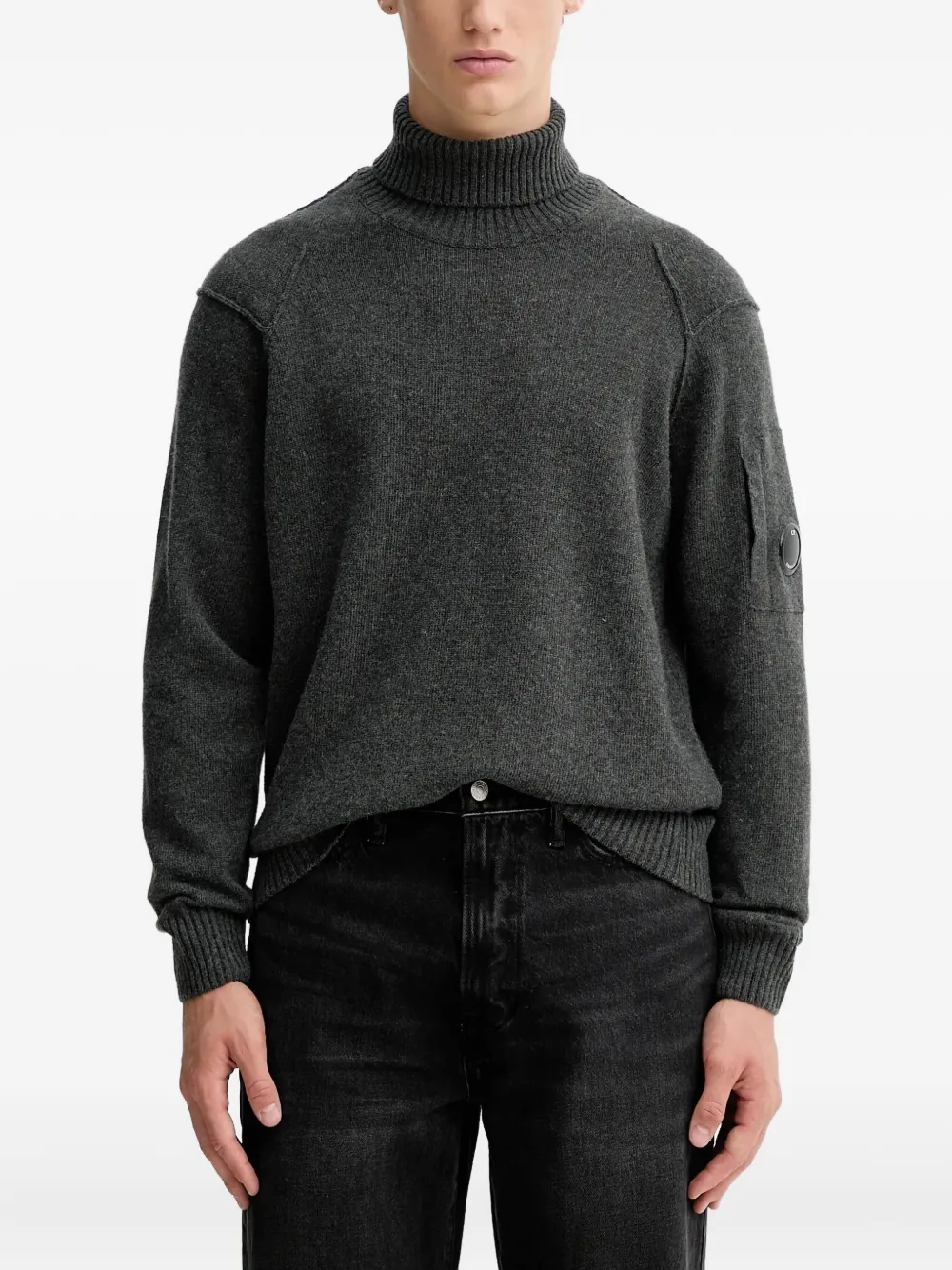 Свитер с воротником-стойкой и карманом C.P. Company, серый
Свитер с воротником-стойкой и карманом C.P. Company, серый