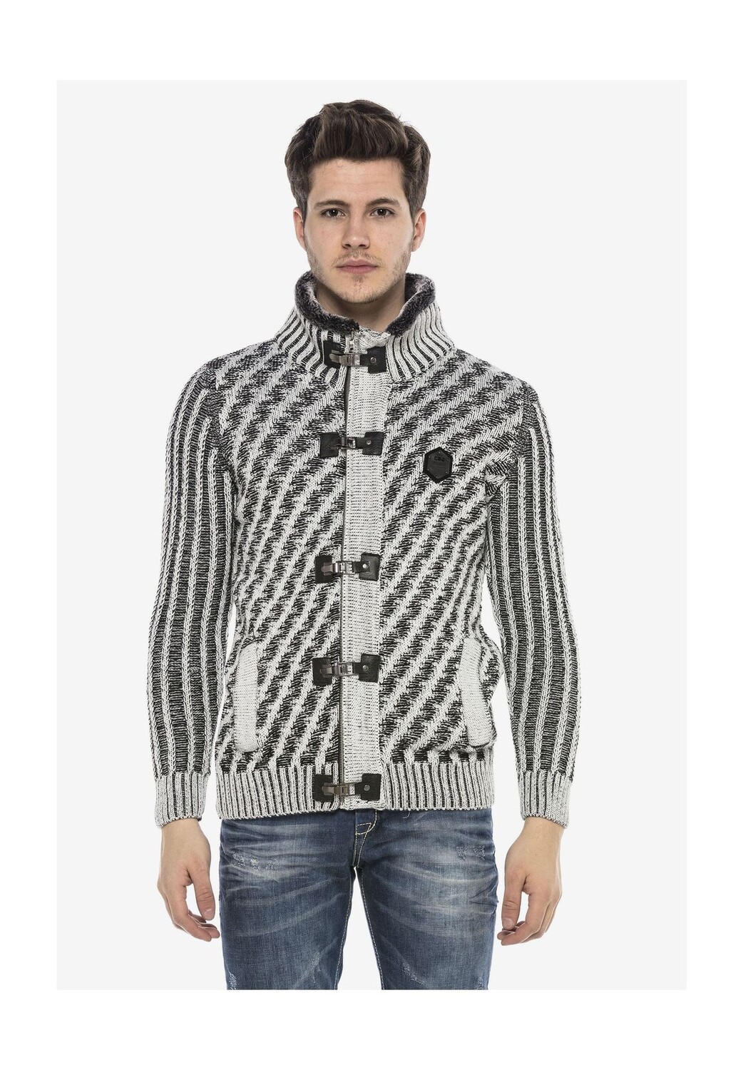 Вязаный свитер с классными пряжками CIPO & BAXX, серый
Вязаный свитер с классными пряжками CIPO & BAXX, серый