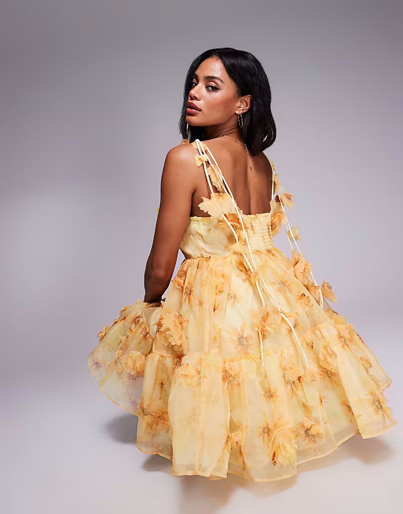 Платье River Island с 3D-цветочной отделкой желтого цвета
Платье River Island с 3D-цветочной отделкой желтого цвета