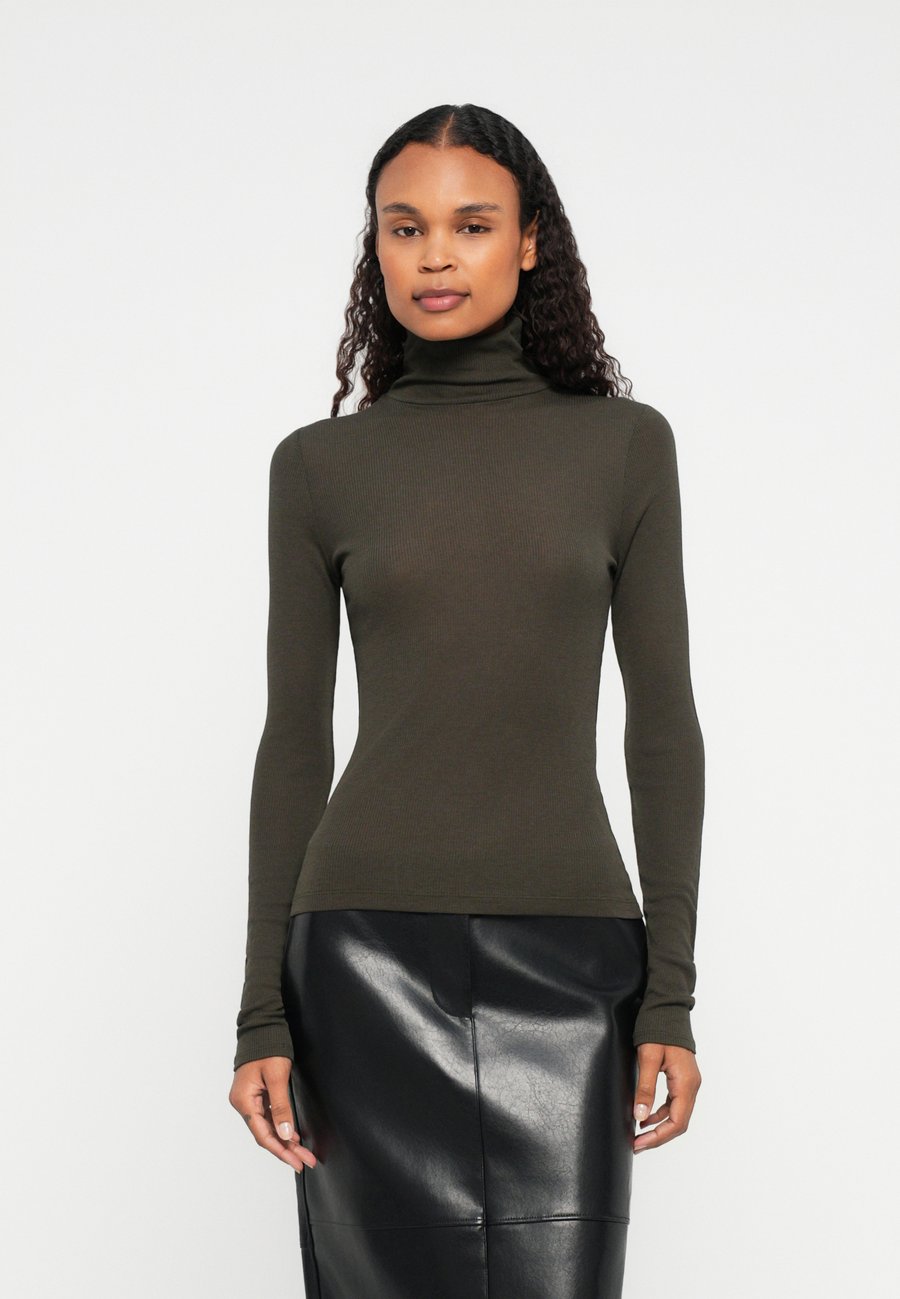 Топ Samsøe Samsøe SONNET T NECK, Deep Forest/Dark Green
Топ Samsøe Samsøe SONNET T NECK, Deep Forest/Dark Green