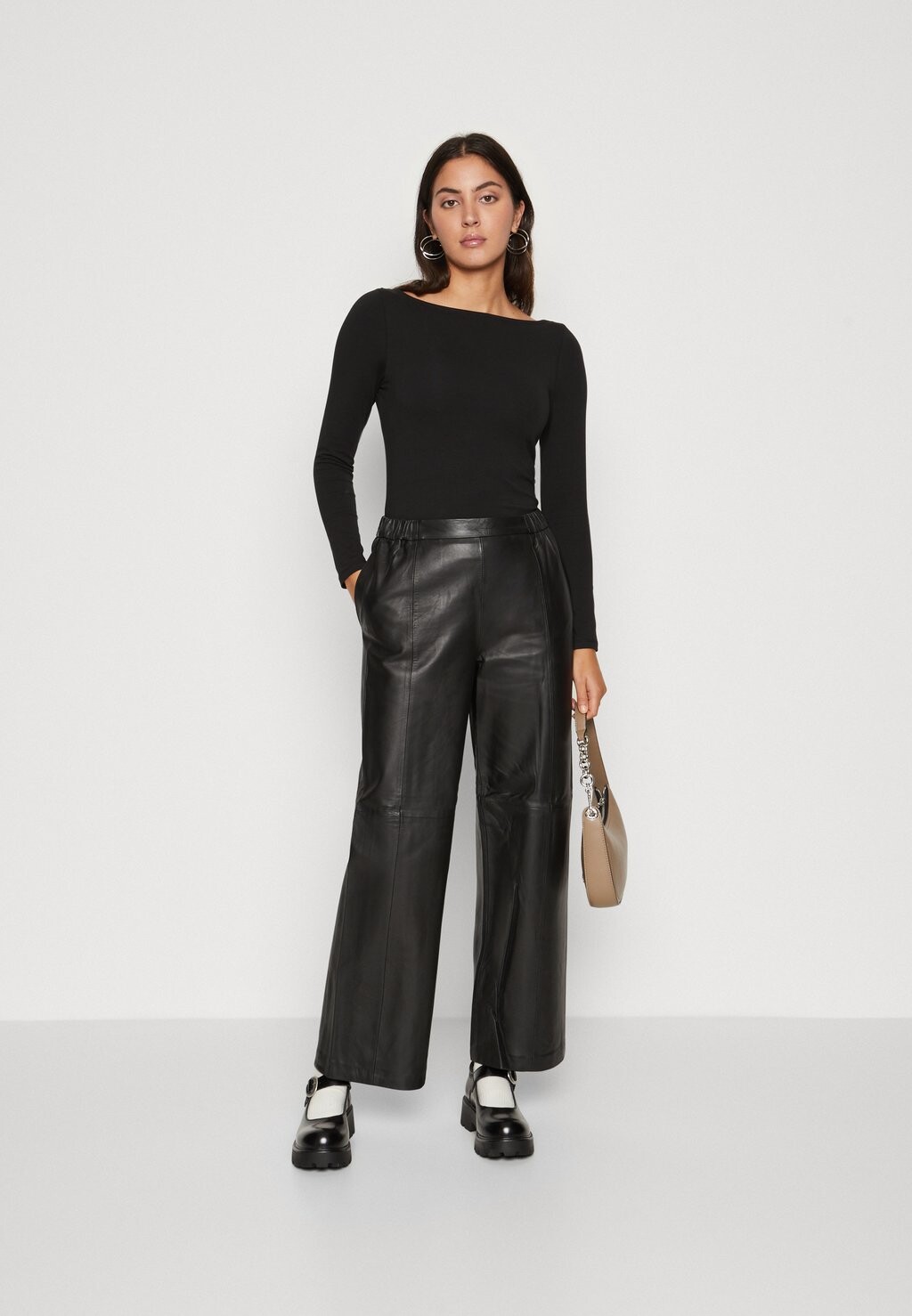 Топ с длинным рукавом Onllive Love ONLY, черный 
Топ с длинным рукавом Onllive Love ONLY, черный