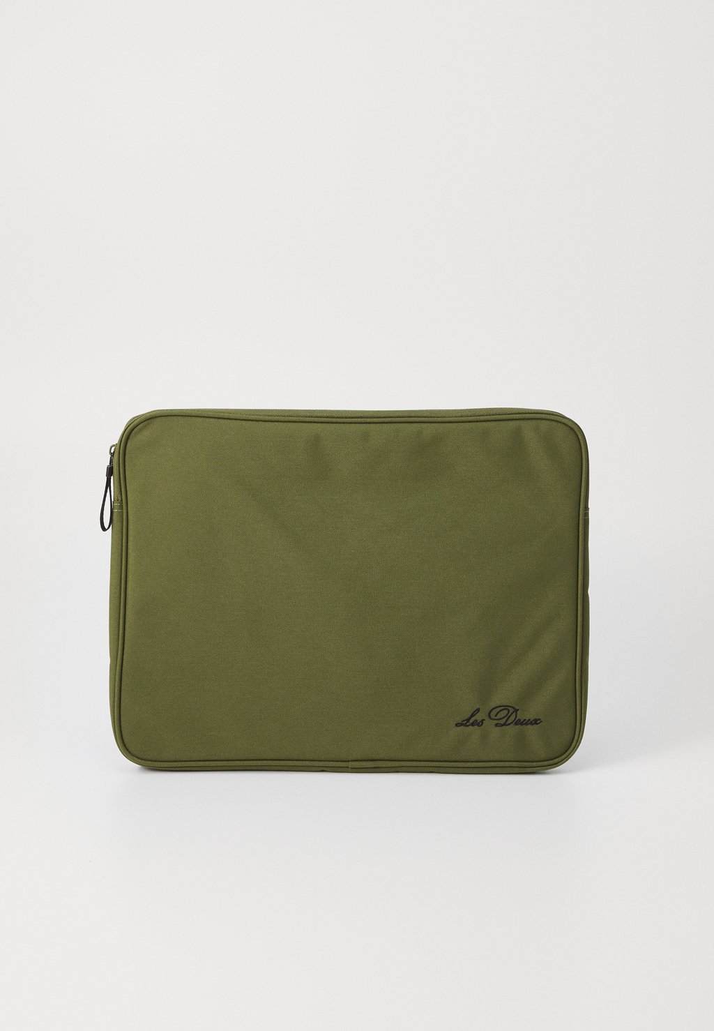 Сумка для ноутбука HUBERT LAPTOP Les Deux, зеленый
Сумка для ноутбука HUBERT LAPTOP Les Deux, зеленый