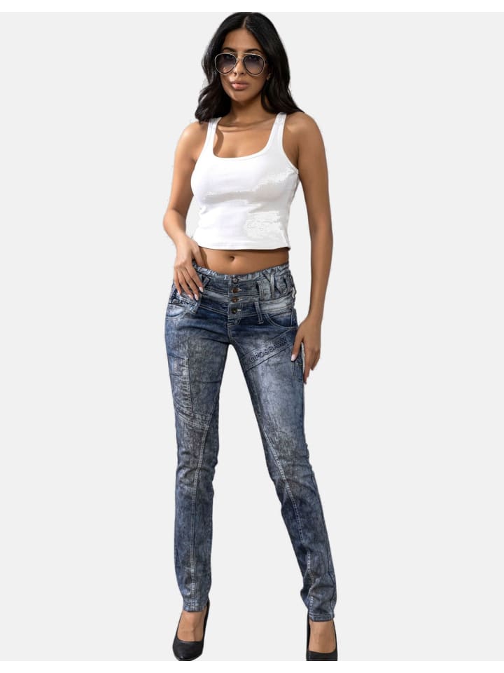 Джинсы Cipo & Baxx
Джинсы Cipo & Baxx