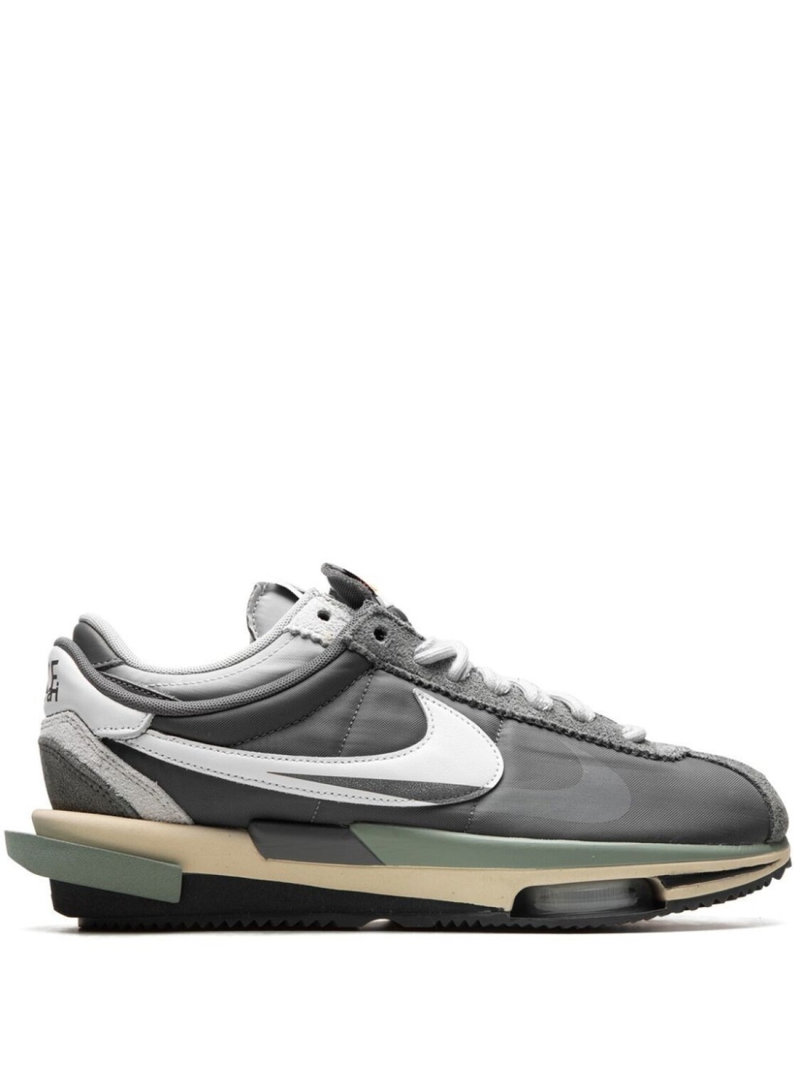 Nike кроссовки Cortez из коллаборации с sacai, серый
Nike кроссовки Cortez из коллаборации с sacai, серый