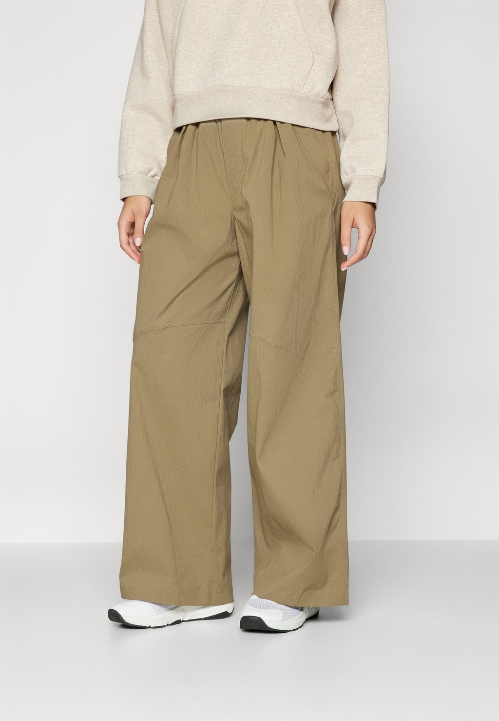 Брюки UNSTOPPABLE PARACHUTE Under Armour, оранжевый
Брюки UNSTOPPABLE PARACHUTE Under Armour, оранжевый