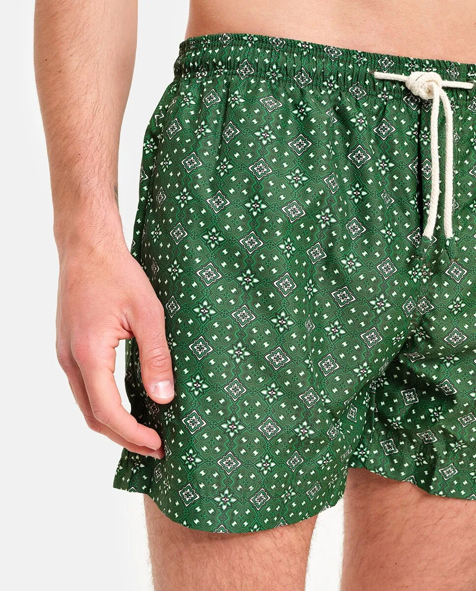 Зеленые мужские шорты-бермуды PENINSULA, зеленый
Зеленые мужские шорты-бермуды PENINSULA, зеленый