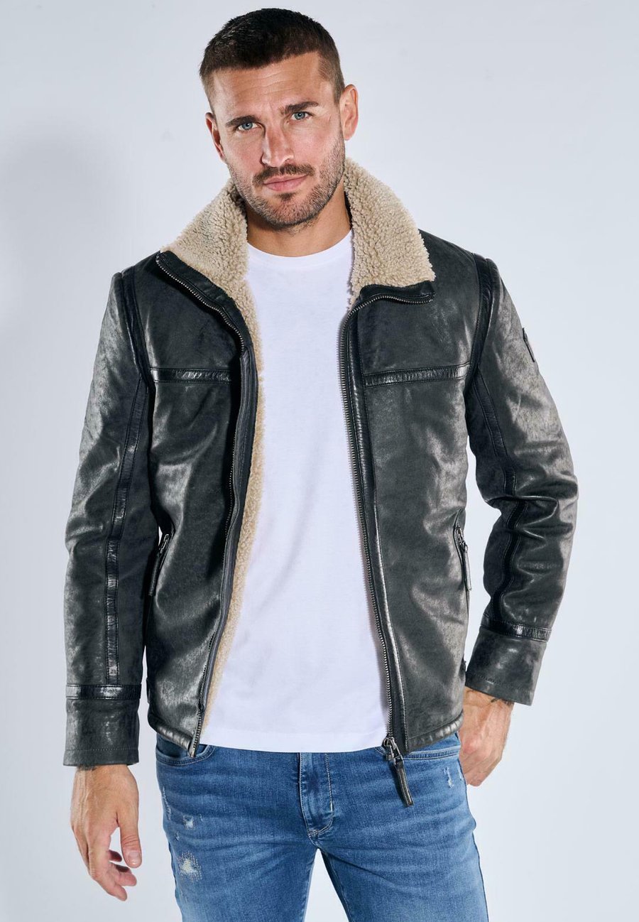 Куртка Emilio Adani MIT UMLEGEKRAGEN, Anthrazit/Anthracite
Куртка Emilio Adani MIT UMLEGEKRAGEN, Anthrazit/Anthracite