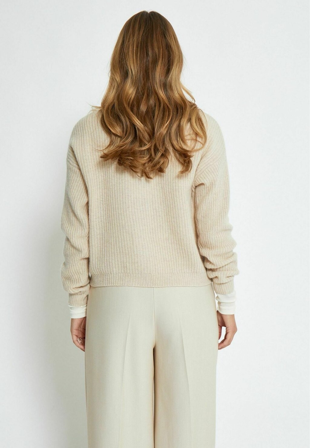 Кардиган ERIKA Minus, бежевый
Кардиган ERIKA Minus, бежевый