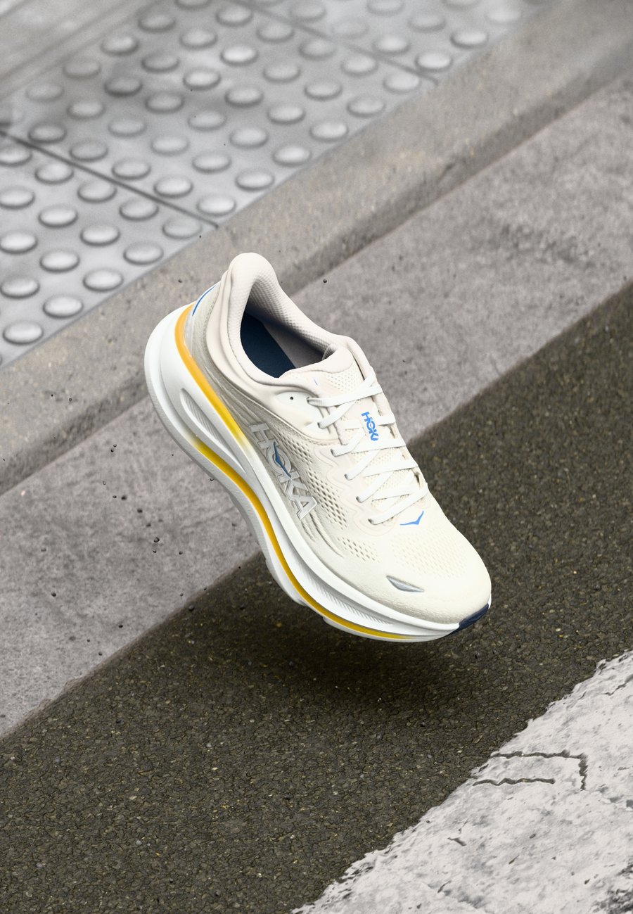 Кроссовки HOKA BONDI 9, White/Grout/White
Кроссовки HOKA BONDI 9, White/Grout/White