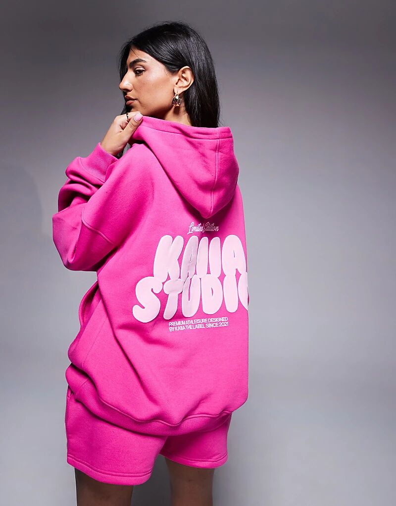 Толстовка Kaiia с капюшоном и принтом логотипа в цвете фуксия и нежно-розовый
Толстовка Kaiia с капюшоном и принтом логотипа в цвете фуксия и нежно-розовый