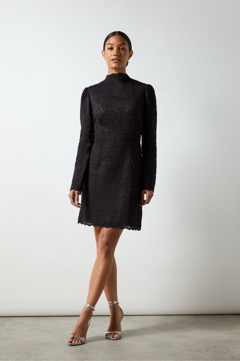 Платье с кружевным фестончатым подолом Ro&Zo, черный
Платье с кружевным фестончатым подолом Ro&Zo, черный