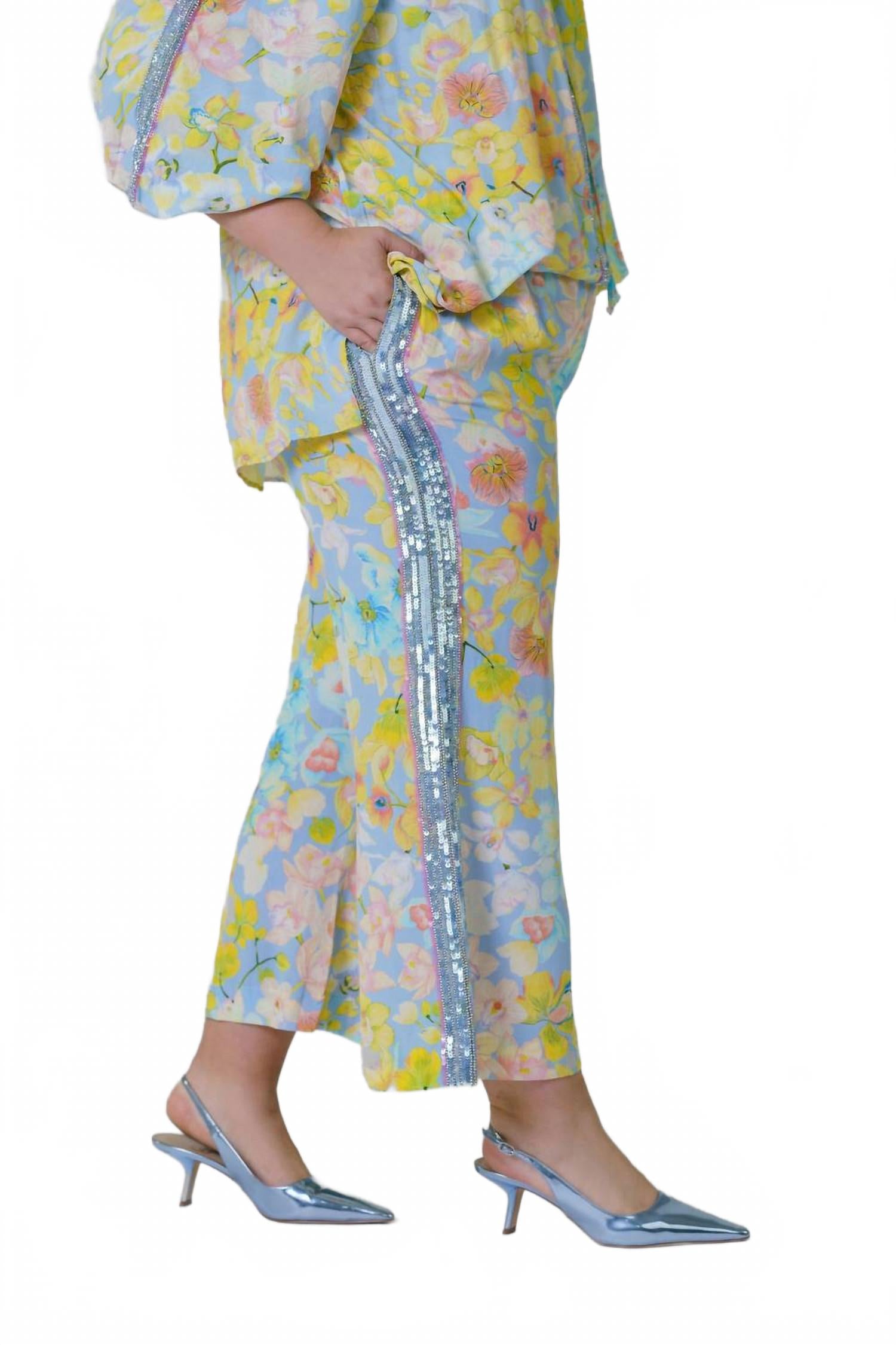 Брюки с вышивкой "Цветущая орхидея" - Plus Size La Fuori, Orchid Bloom
Брюки с вышивкой "Цветущая орхидея" - Plus Size La Fuori, Orchid Bloom