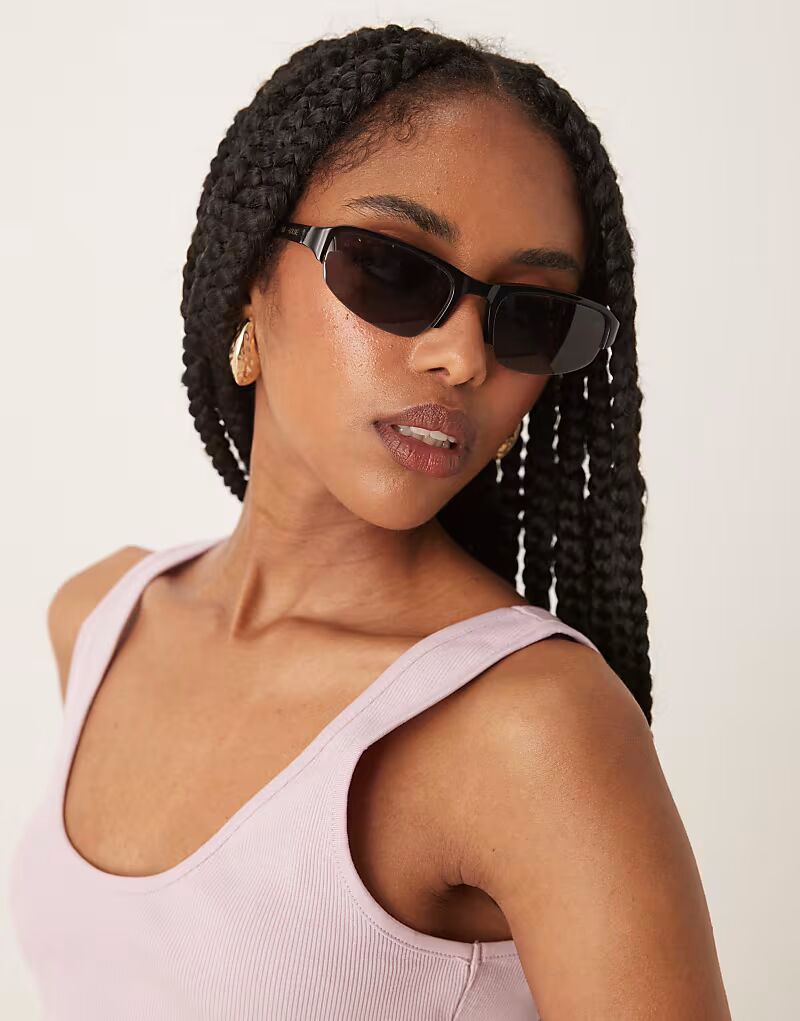 Солнцезащитные очки Lu Goldie Gia в гоночном стиле черного цвета
Солнцезащитные очки Lu Goldie Gia в гоночном стиле черного цвета