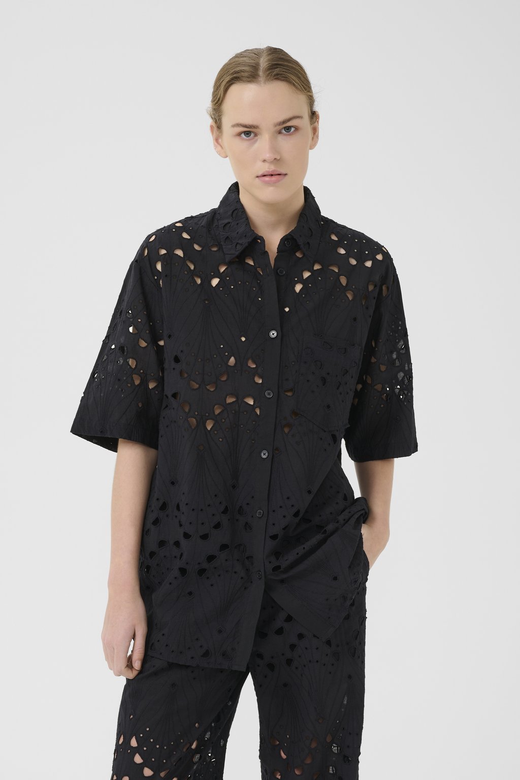 Блузка на пуговицах BAYLOR Gestuz, черный
Блузка на пуговицах BAYLOR Gestuz, черный