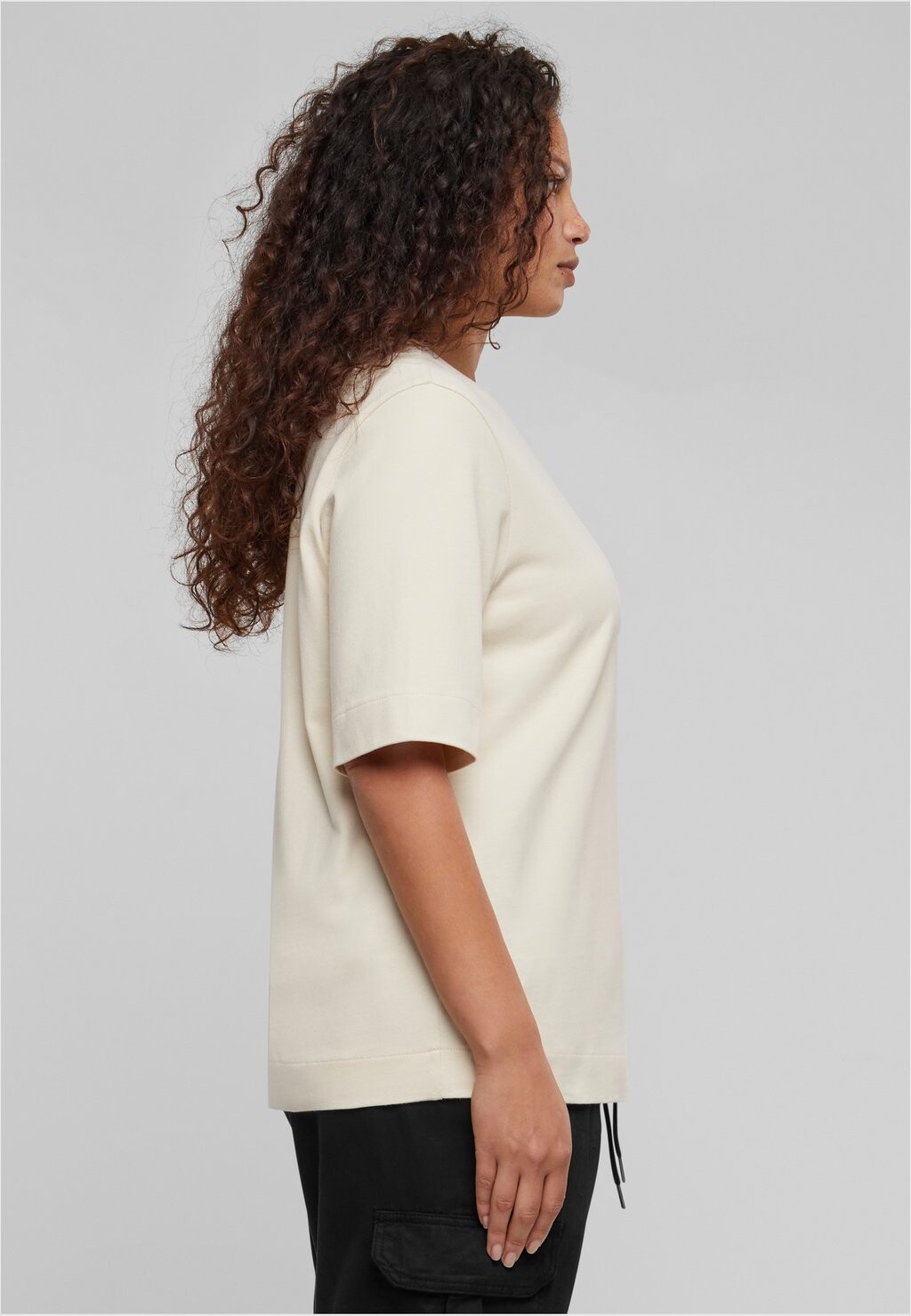 Базовая футболка Classy Urban Classics, кремовый 
Базовая футболка Classy Urban Classics, кремовый