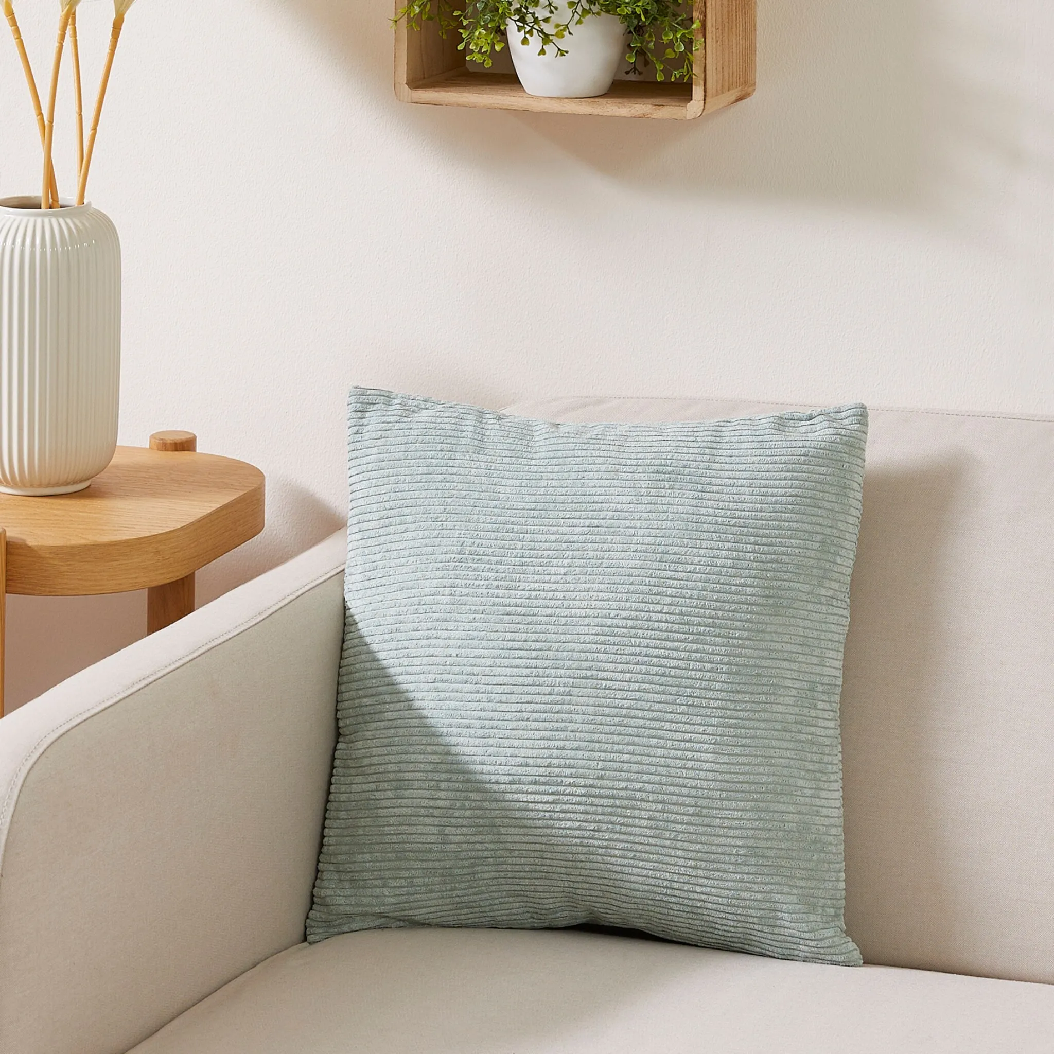 Декоративная подушка Andiamo "Cord Pillow Emy", вельвет, вельветовый бархат, квадратная, 40х40 см, с наполнителем, диванная подушка, цвет salbei + Cord
Декоративная подушка Andiamo "Cord Pillow Emy", вельвет, вельветовый бархат, квадратная, 40х40 см, с наполнителем, диванная подушка, цвет salbei + Cord