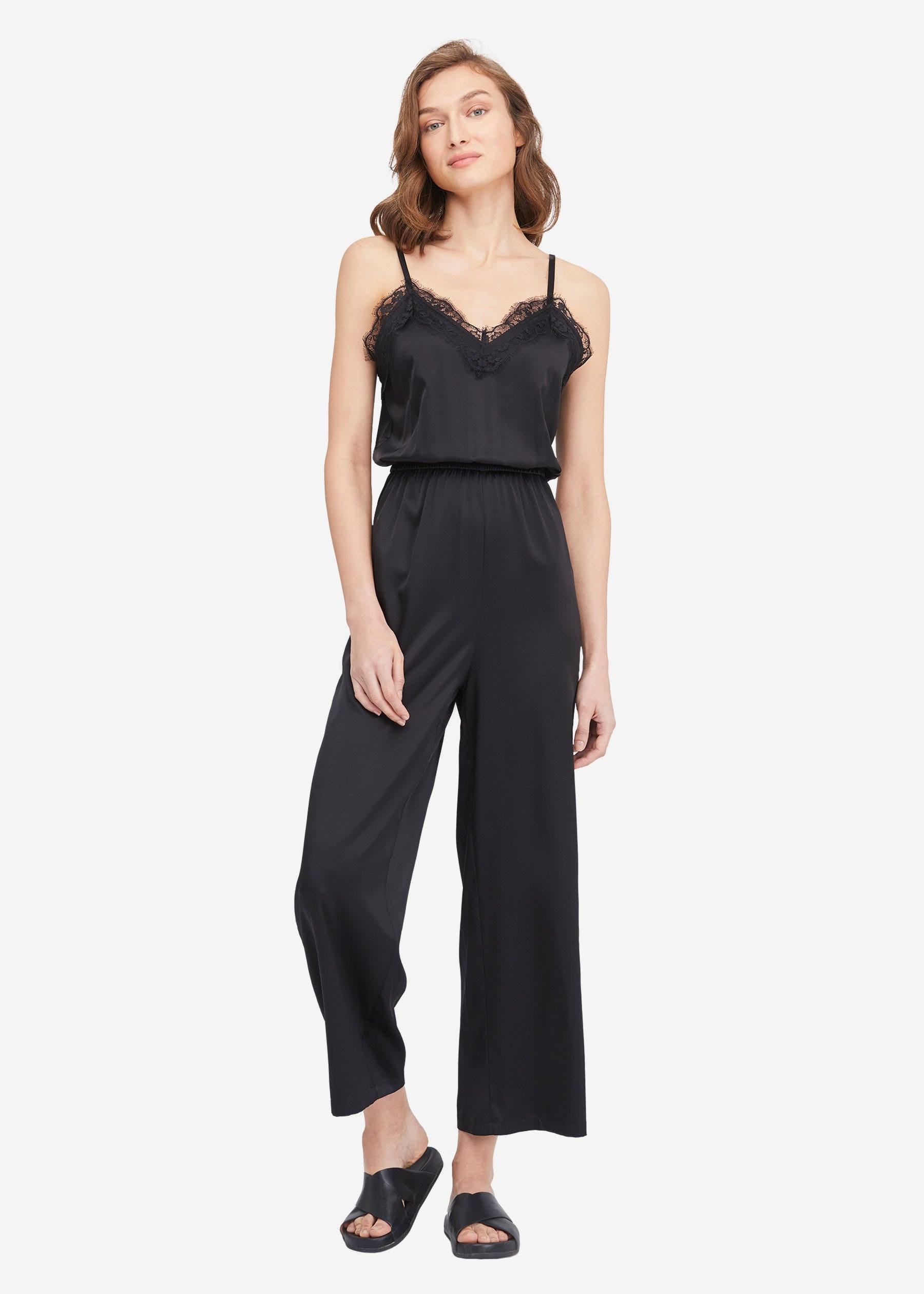 Шелковый комбинезон с кружевной отделкой LILYSILK, черный
Шелковый комбинезон с кружевной отделкой LILYSILK, черный