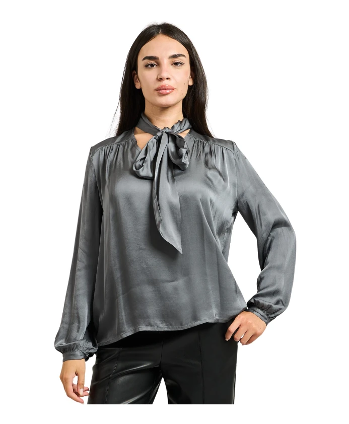Атласная блузка с бантом на шее Manila Grace, серый
Атласная блузка с бантом на шее Manila Grace, серый