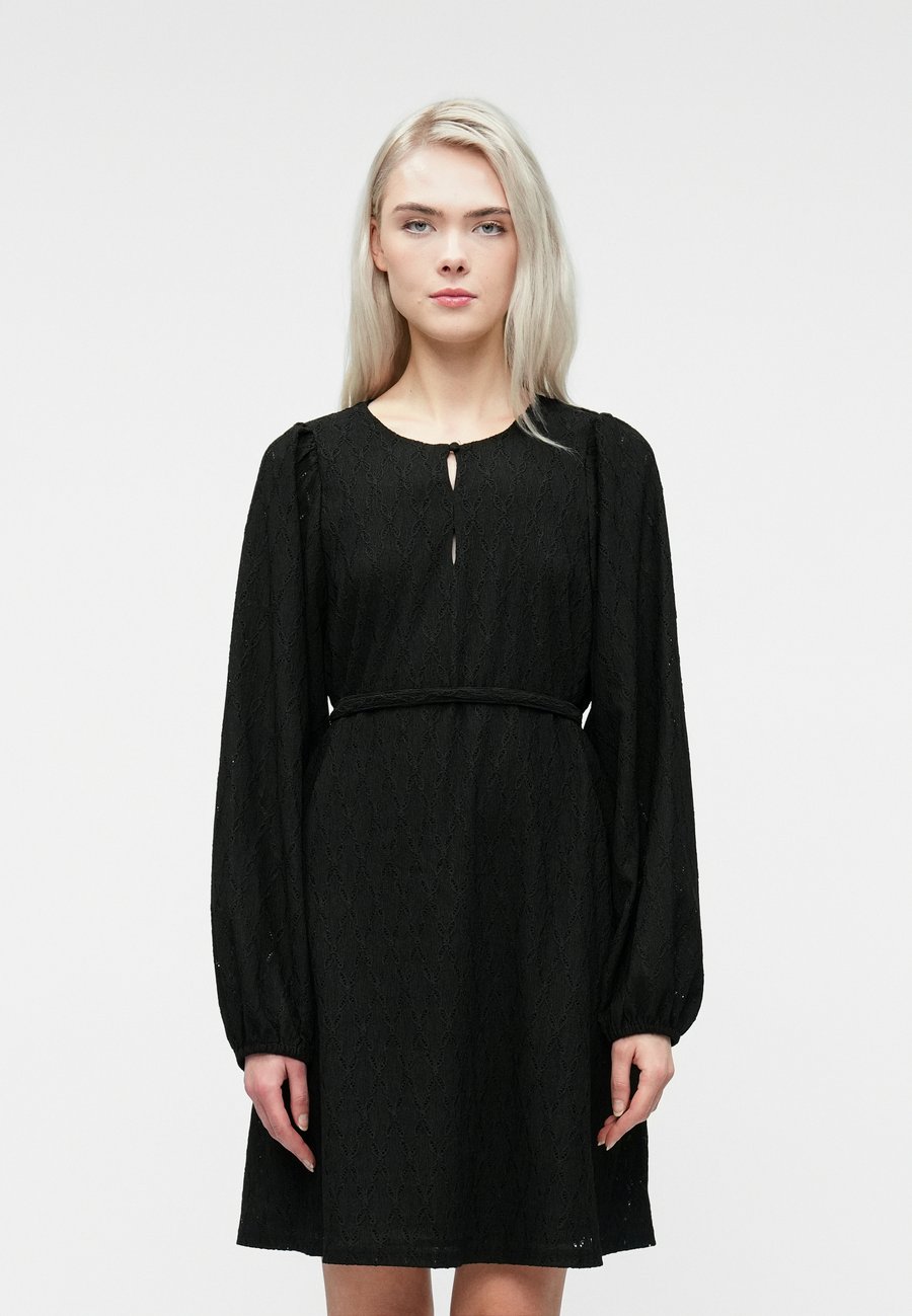 Платье VILA VIMADURA O NECK DRESS, Black Beauty/Black
Платье VILA VIMADURA O NECK DRESS, Black Beauty/Black