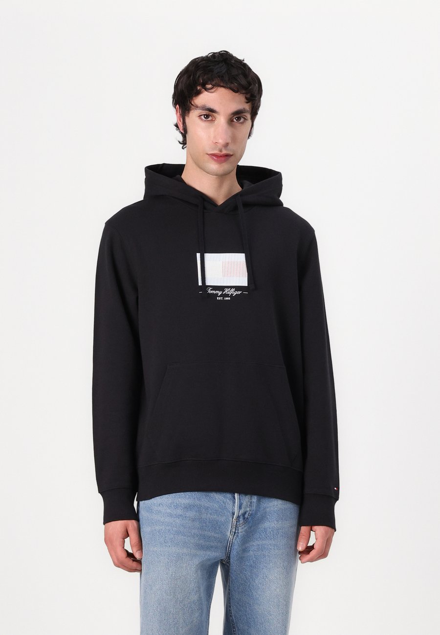 Толстовка Tommy Hilfiger ITHACA FLAG HOODIE, Black
Толстовка Tommy Hilfiger ITHACA FLAG HOODIE, Black
